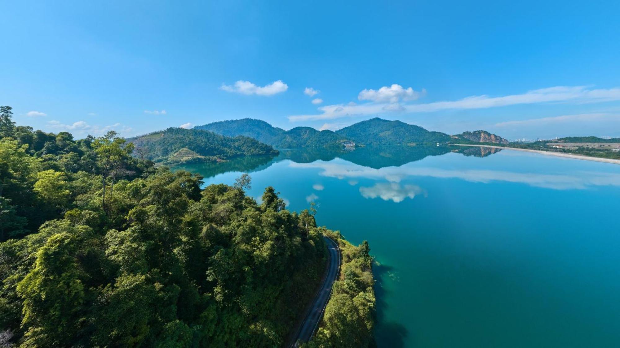 Holiday Inn & Suites Penang Prai By Ihg Bukit Mertajam Bagian luar foto