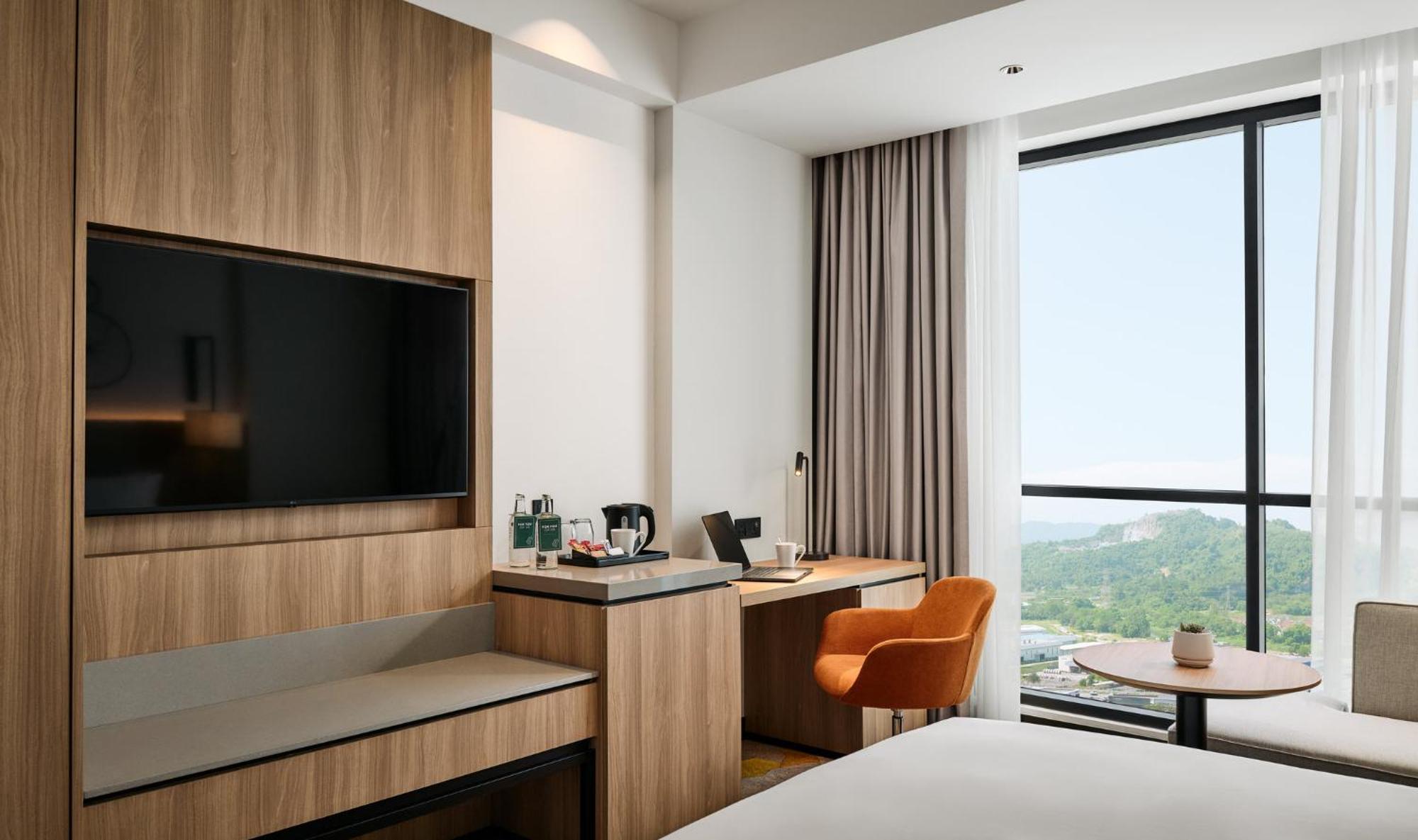 Holiday Inn & Suites Penang Prai By Ihg Bukit Mertajam Bagian luar foto