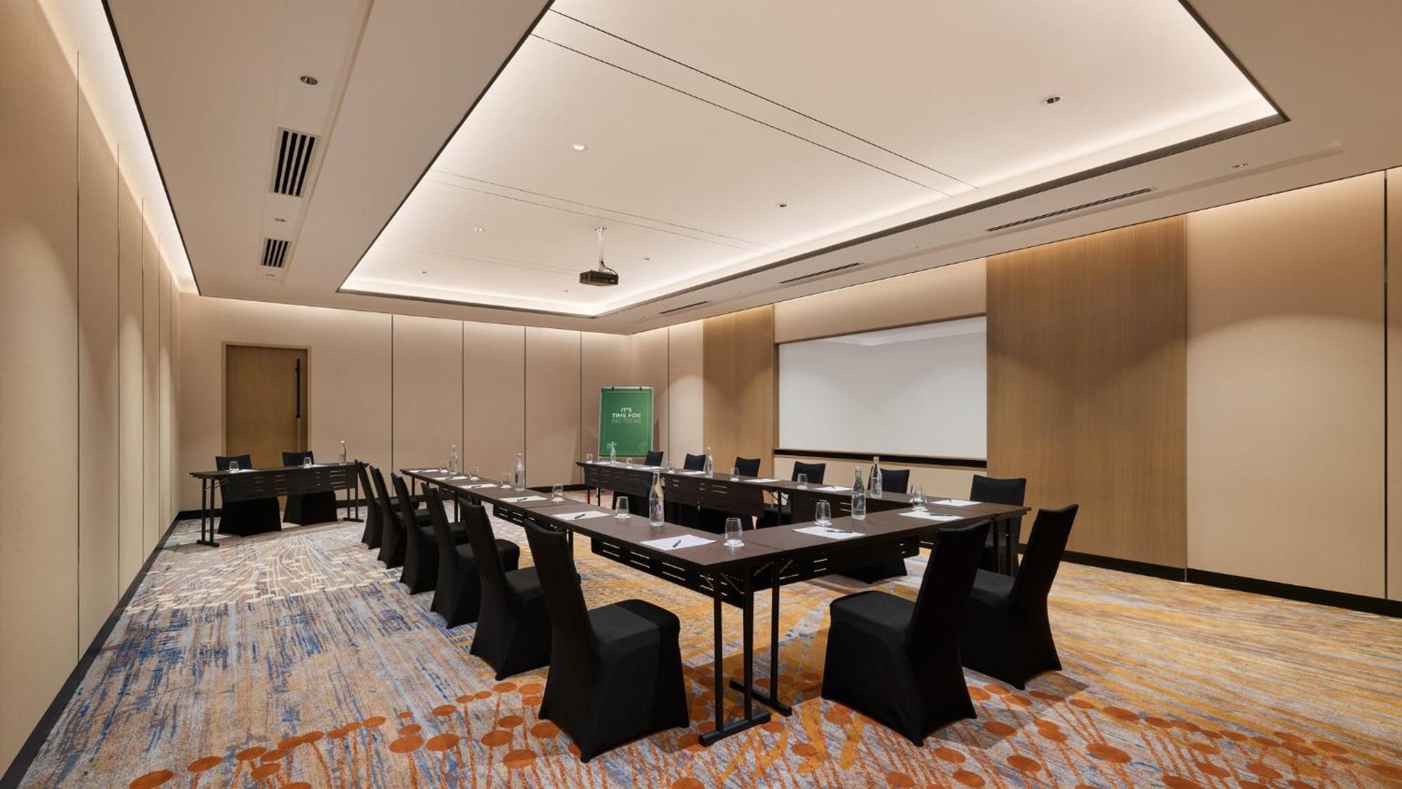Holiday Inn & Suites Penang Prai By Ihg Bukit Mertajam Bagian luar foto