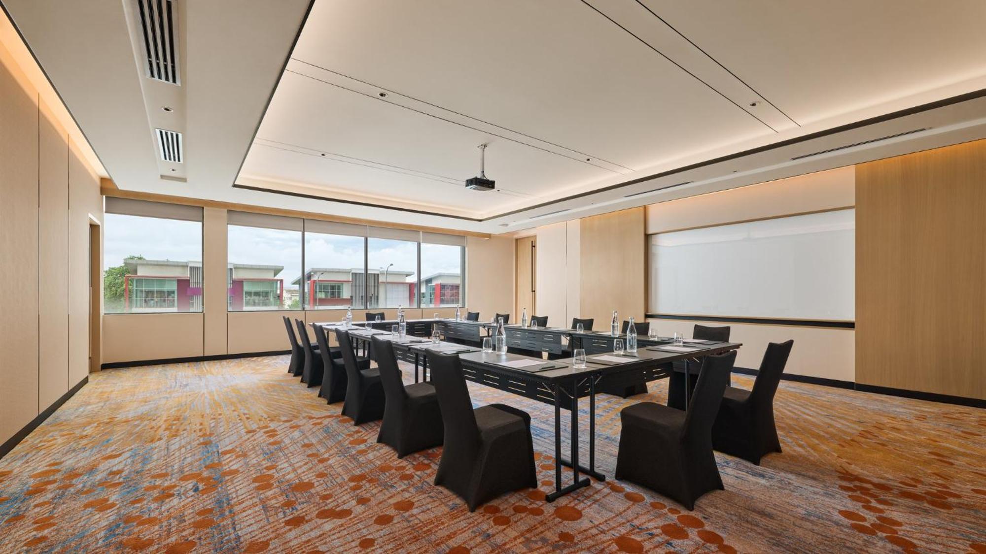 Holiday Inn & Suites Penang Prai By Ihg Bukit Mertajam Bagian luar foto